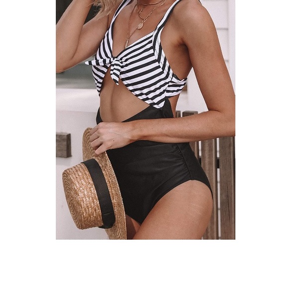 Cupshe One Piece Bathing Suit - Picture 8 of 8